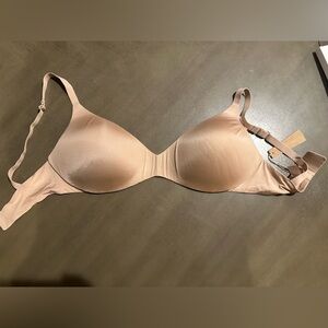 SKIMS Smooth Nude Lightweight T-Shirt Bra - Beige